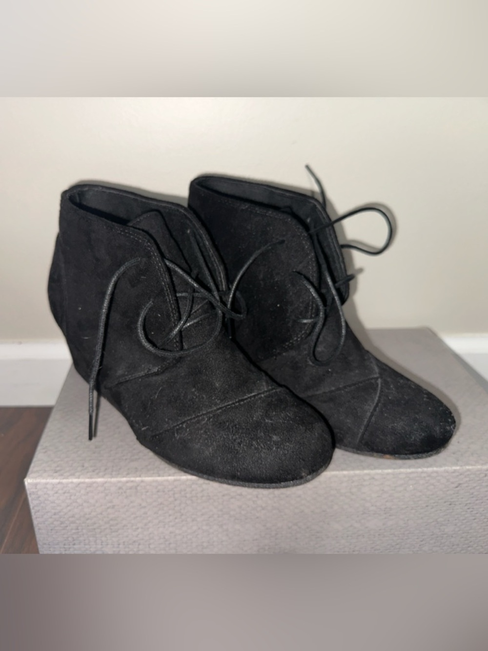 lace up wedge